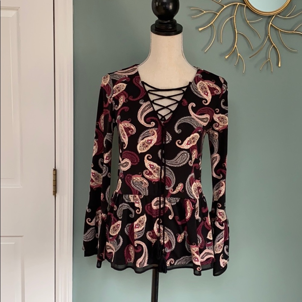 White House Black Market top size XS